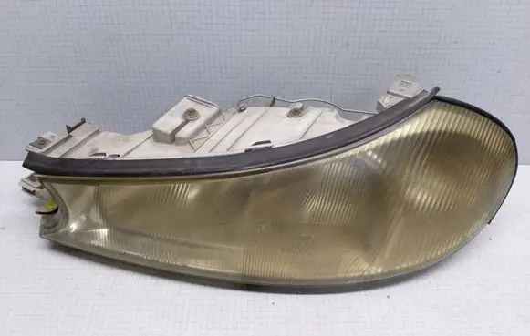 Ford Mondeo MK II Headlight/headlamp 1305235440 1305219078 96BG13K060AA