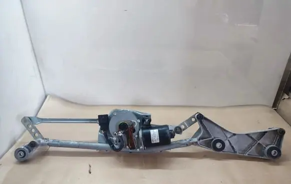 Mercedes-Benz ML W164 Front wiper linkage and motor A1648201842