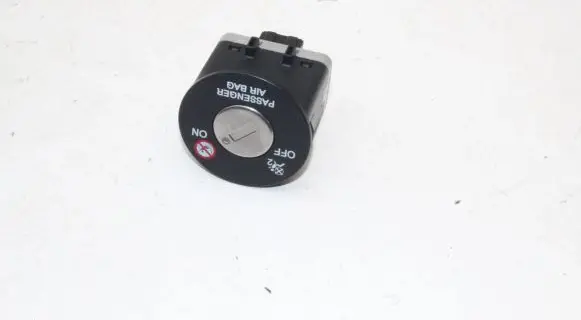 KIA Optima Passenger airbag on/off switch 