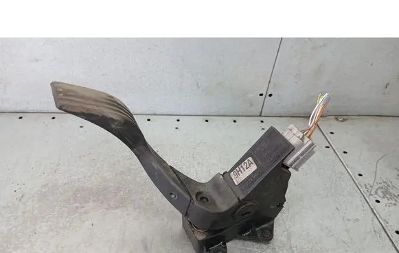 Ford Focus Accelerator pedal position sensor 98AB9F836AE