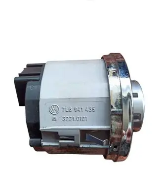 Volkswagen Touareg I Differential lock switch 7L6941435