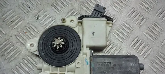 Toyota Avensis T250 Sliding door electric window regulator 