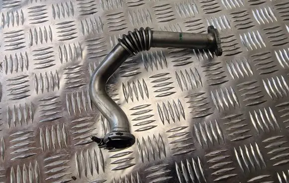 Volkswagen Amarok EGR valve line/pipe/hose 03L131521R