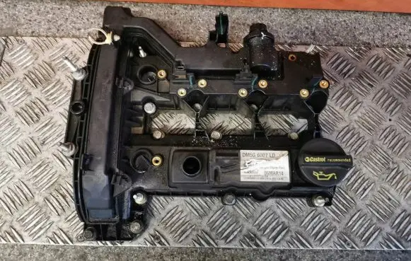 Ford Focus Rocker cam cover DM5G6007LD