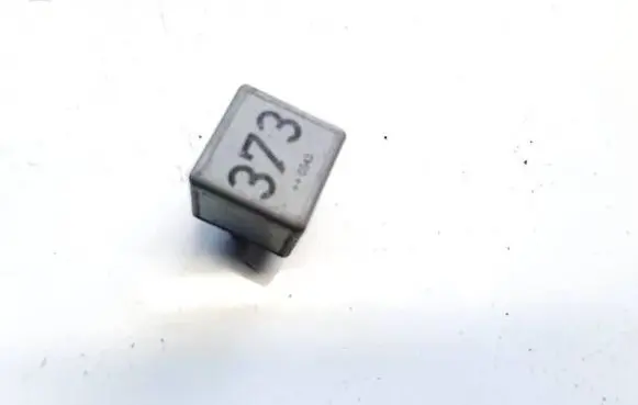 Volkswagen PASSAT B5.5 Other relay 8D0951253A v23134-b52-x301