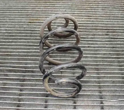 Nissan Juke I F15 Rear coil spring