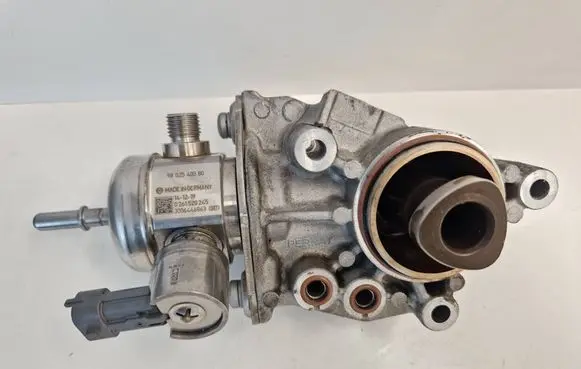 Peugeot 308 Fuel injection high pressure pump 9802540080 3006446863 0261520245