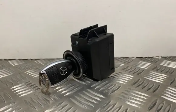 Mercedes-Benz C W204 Ignition lock A2079057101