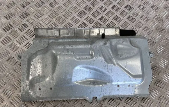 Volvo XC60 Heat shield in engine bay 31353774