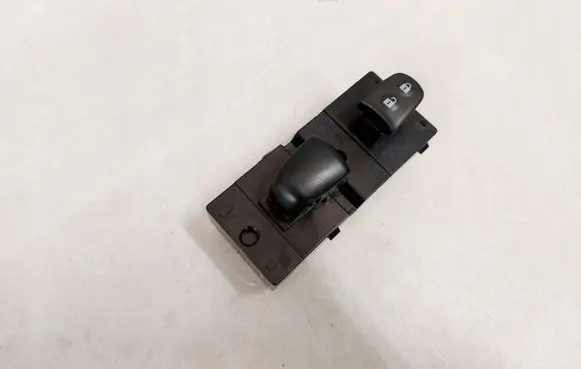 Nissan Juke I F15 Quarter vent window switch 25411-1KA0A