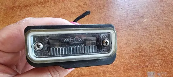 BMW 1 E81 E87 Number plate light 15A289