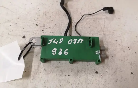 Volvo S40 Aerial antenna amplifier 8673492 13002000