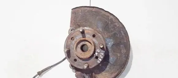 Front wheel hub