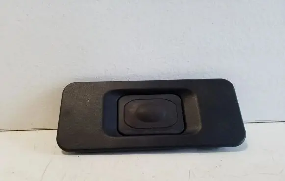 Jaguar XE Tailgate opening switch GX73432B10