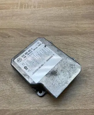 Volkswagen Polo IV 9N3 Airbag control unit/module 1C0909605K