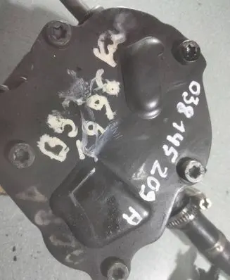 Volkswagen PASSAT B5.5 Vacuum pump 038145209A