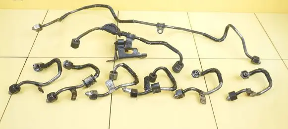 Land Rover Discovery 4 - LR4 Fuel injector supply line/pipe 29SP31