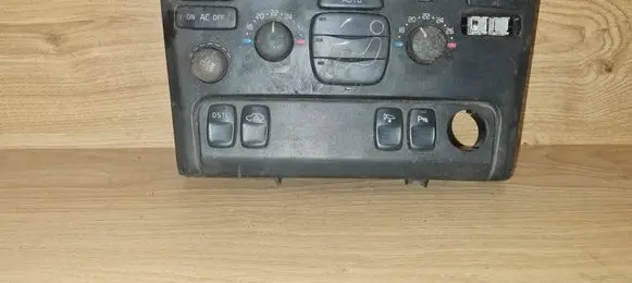 Volvo XC90 Climate control unit 8682734