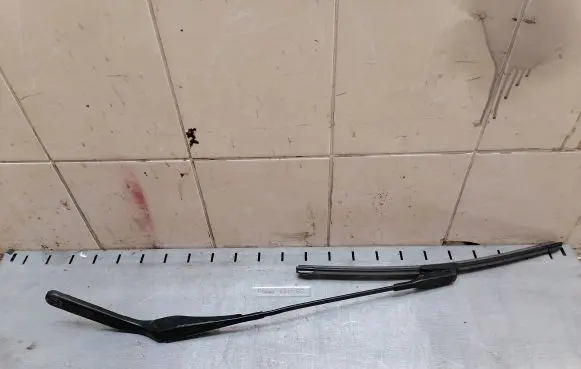 BMW 1 E81 E87 Windshield/front glass wiper blade 7169972