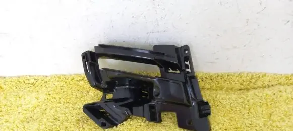 Skoda Kamiq Front bumper mounting bracket 565807723