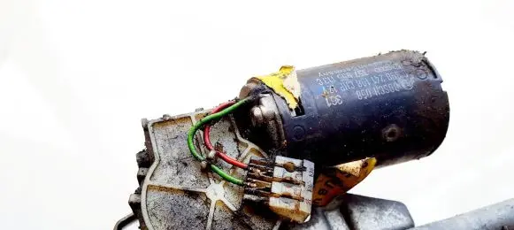Volkswagen PASSAT B3 Wiper motor 0390241108 357955113C