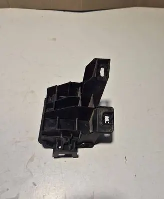 Volkswagen Jetta VII Rear bumper mounting bracket 17A907456C