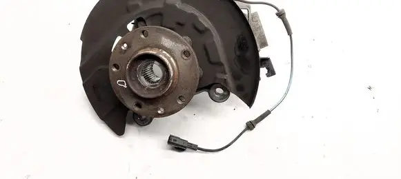 Nissan Qashqai J12 Front wheel hub