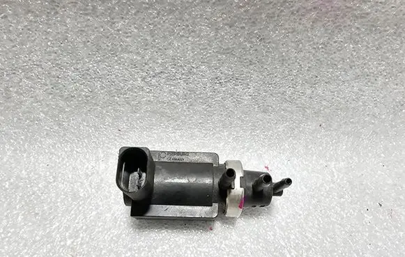 Audi A6 S6 C5 4B Turbo solenoid valve 059906627B 02T087 72290322