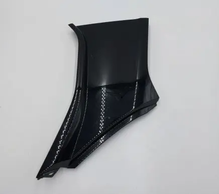 Rear fender molding trim