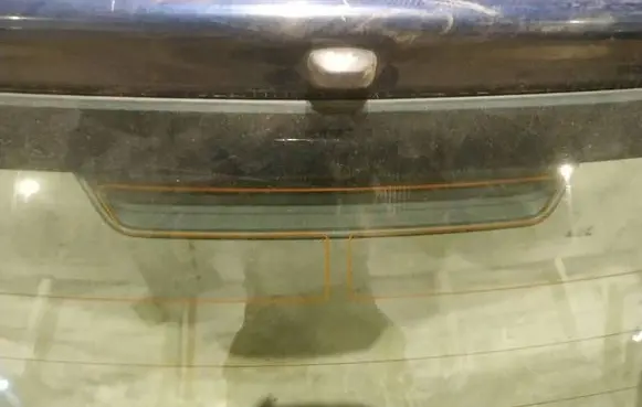 Toyota Yaris Third/center stoplight 