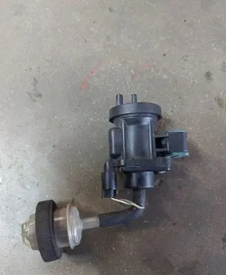 Mercedes-Benz C W203 Turbo solenoid valve A0005450527