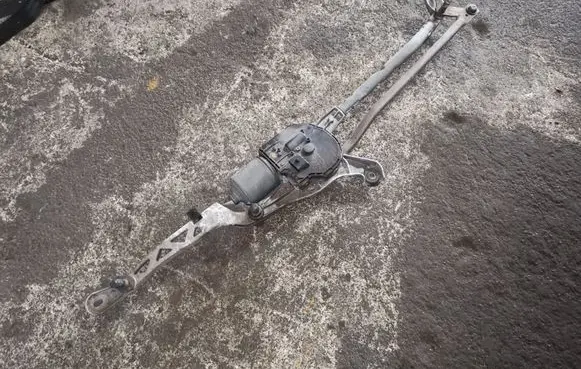 Mercedes-Benz E W212 Front wiper linkage and motor 1397220567 3397021149 A2128201240