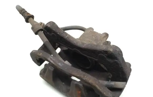 Mitsubishi Lancer VIII Front brake caliper