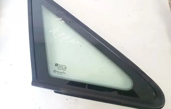 Opel Zafira A Front triangle window/glass 