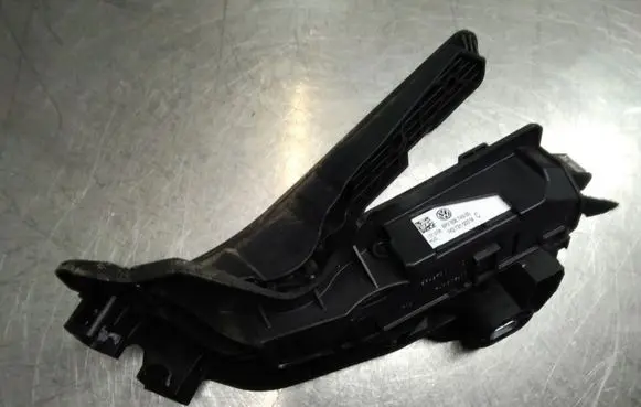 Volkswagen Golf V Accelerator pedal position sensor 6PV00874500 1K2721503M