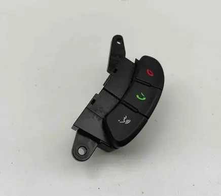 Steering wheel buttons/switches