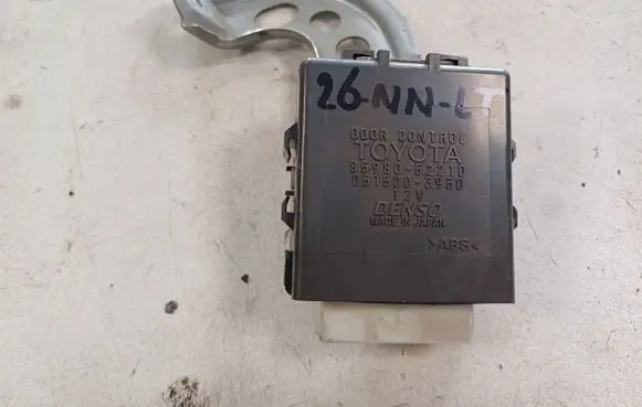 Toyota Yaris Door central lock control unit/module 8598052210