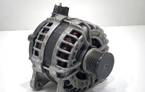 Dacia Sandero Generator/alternator 231001629R
