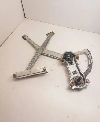 Mercedes-Benz E W124 Front door manual window regulator 
