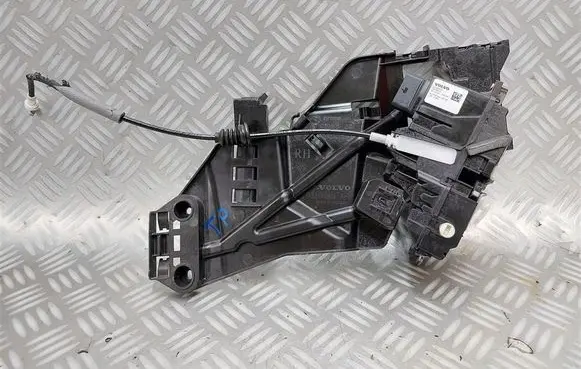 Volvo XC40 Rear door lock 31462000