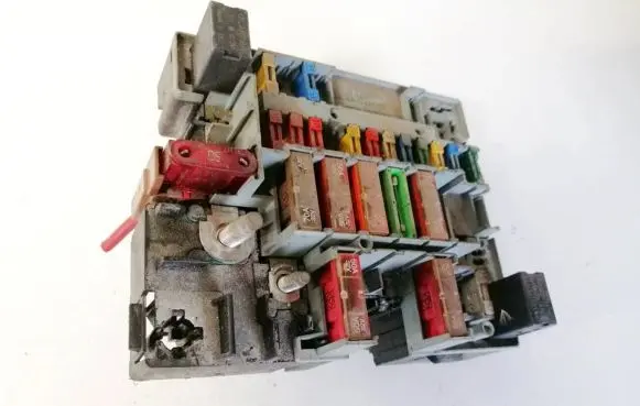 Citroen Xsara Fuse box set 31155904