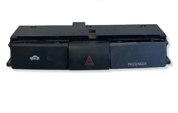 Toyota Corolla Verso AR10 Hazard light switch 153965