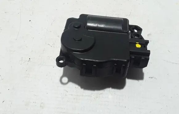 Chrysler Pacifica Air flap motor/actuator 545250008
