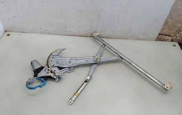 Honda HR-V Front door window regulator with motor