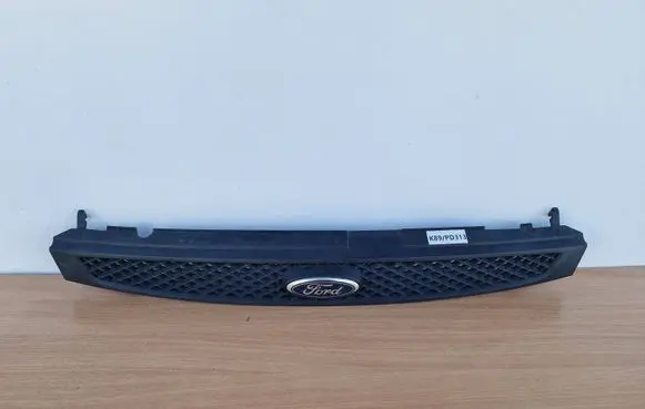 Ford Fiesta Front grill 2S61-8200-AGW