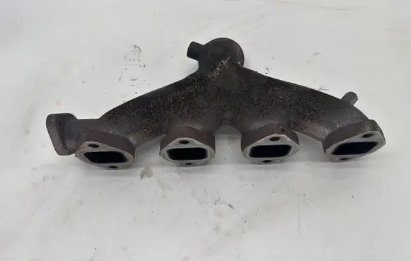 Jaguar XE Exhaust manifold M4D39430AA
