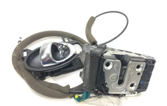 Nissan Note (E12) Front door lock