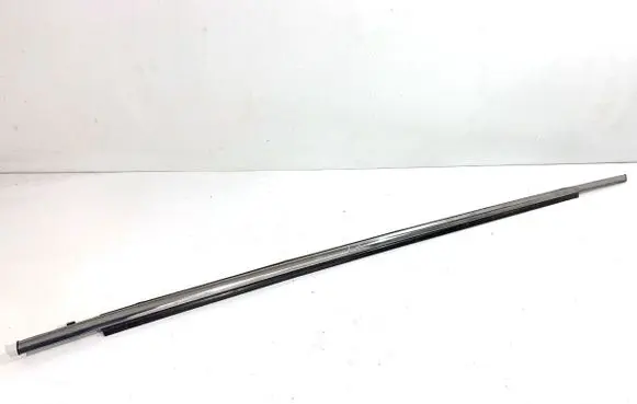 Lexus CT 200H Front door windshield rail 