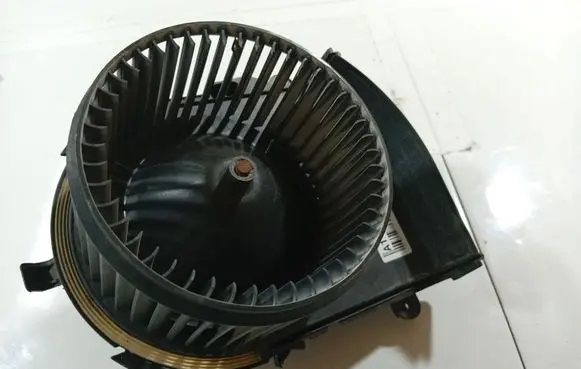 Peugeot Expert Heater fan/blower 1401366880
