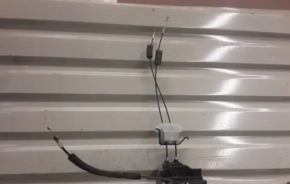 Nissan Murano Z50 Front door lock 